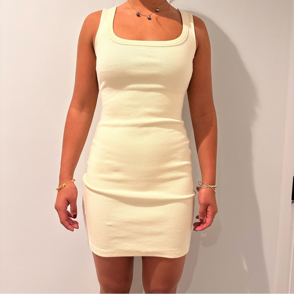 Chic Cream Sleeveless Dress